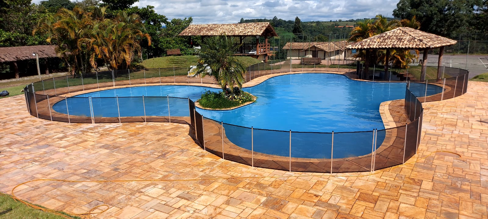 Cerca para Piscina instalada em Morungaba – SP